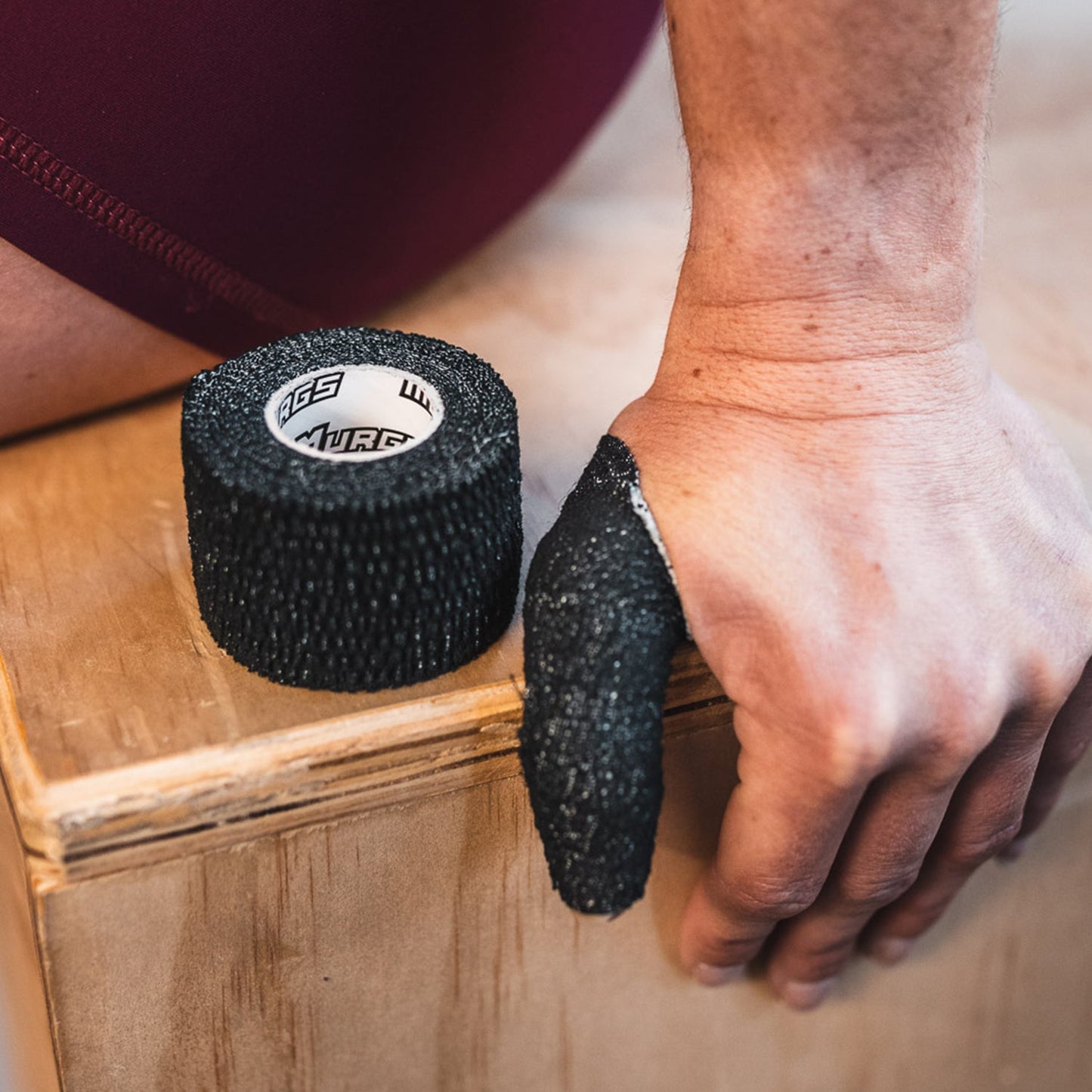 Weightlifting Thumb Tape (Black)-4